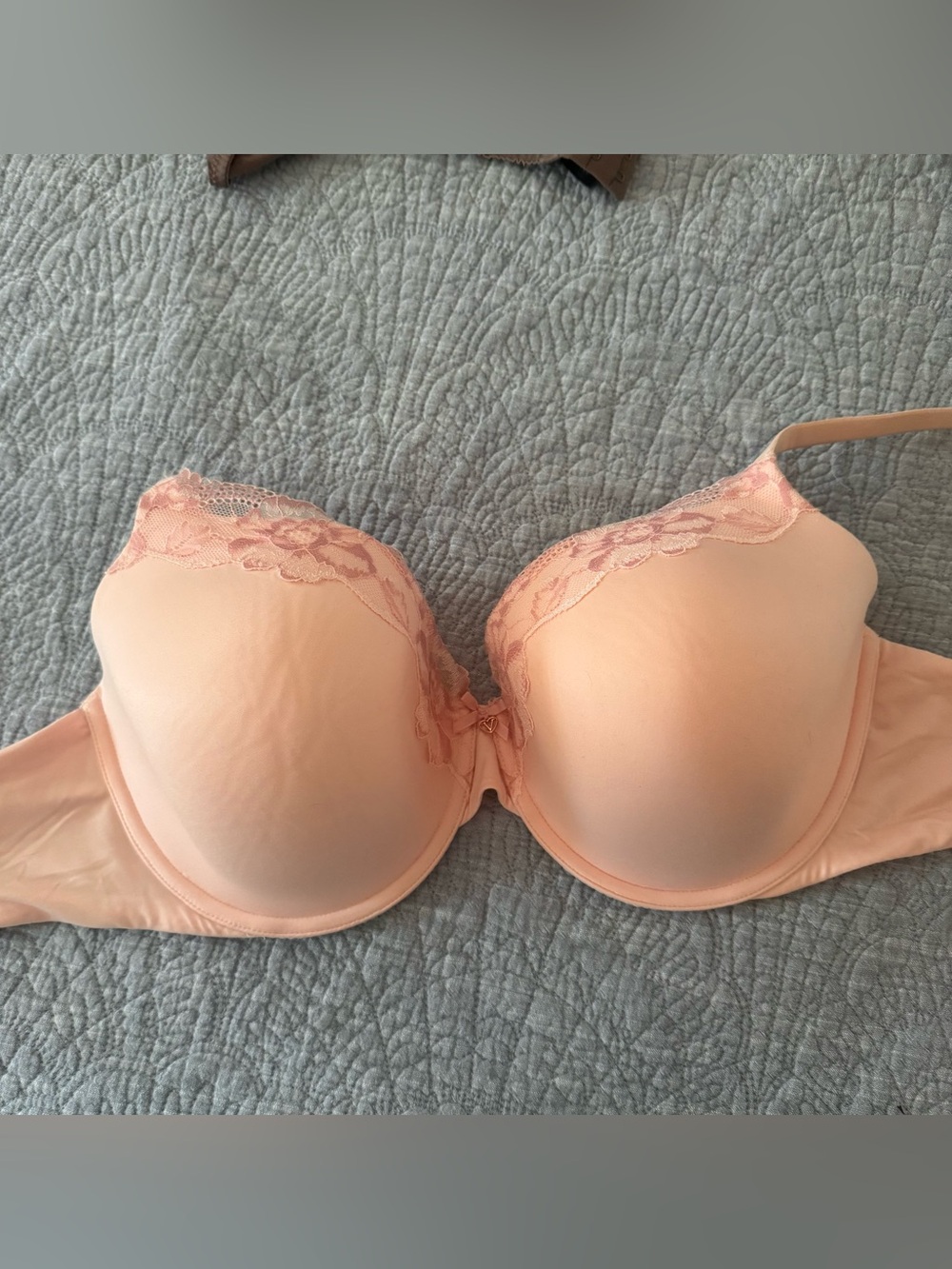 Victoria's Secret Peach Lace-Trim T-Shirt Bra